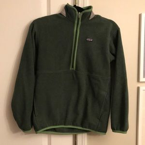 Boys XL or women’s small forest green Patagonia
